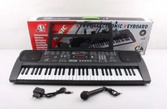 Дитячий ігровий синтезатор, 61 клавіша, MQ6129, з мікрофоном, працює від мережі та батарейок